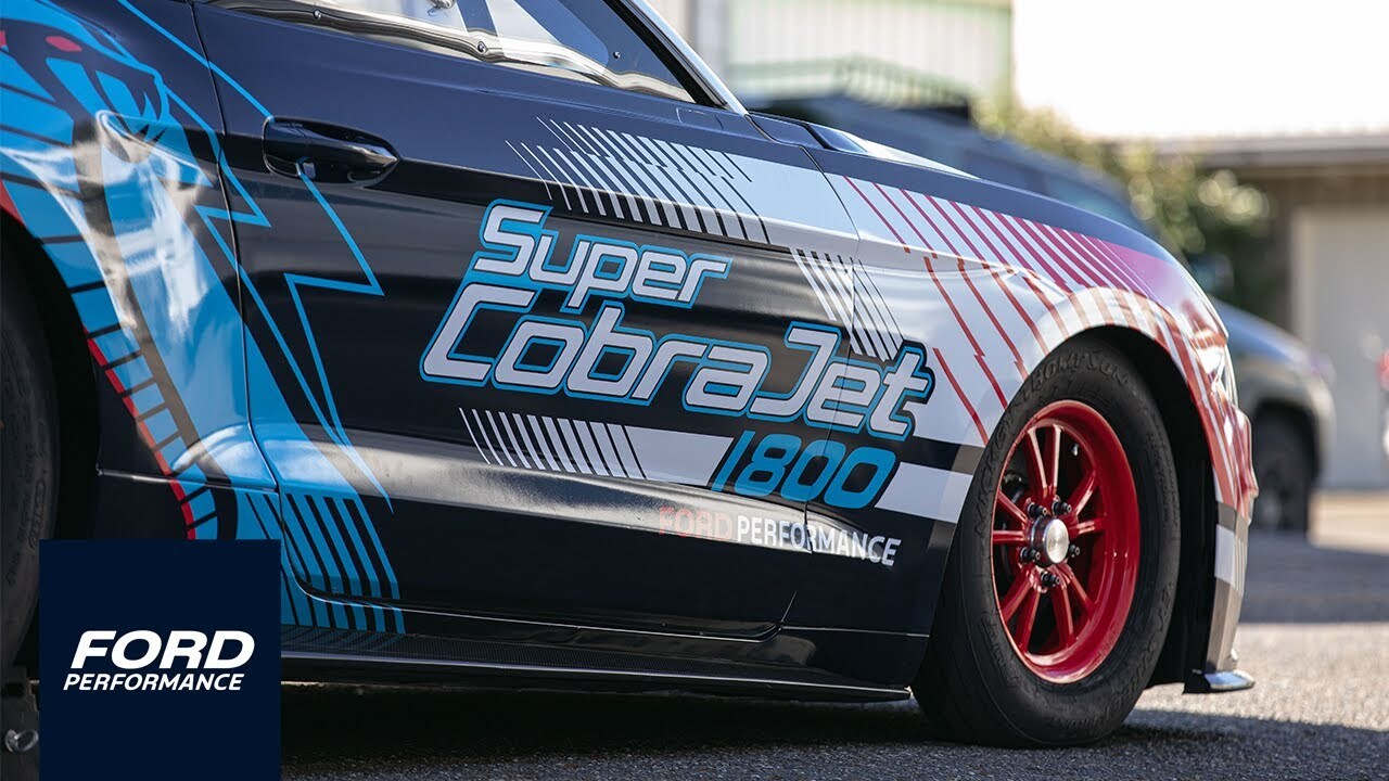 Компания Ford показал рекордный заезд дрэгового электромобиля Super Cobra Jet